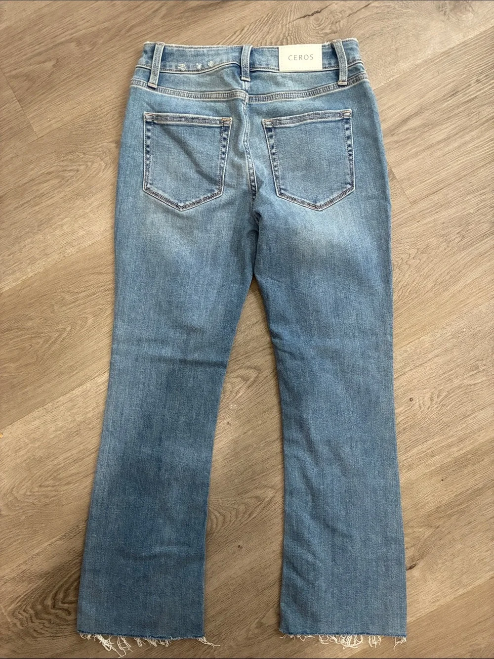 NWOT Ceros Cropped Raw Hem Light Blue Women's Jeans